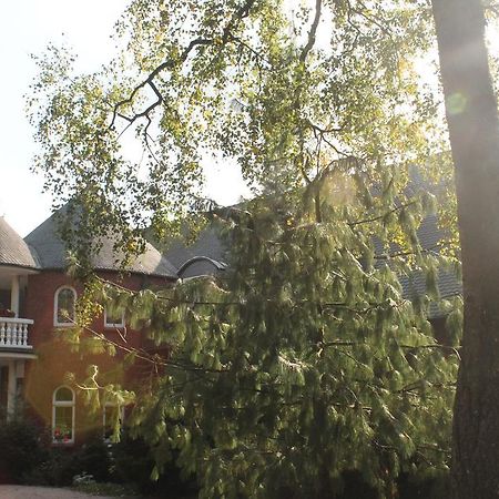 Hotel Und Restaurant Waldschloesschen Crivitz エクステリア 写真
