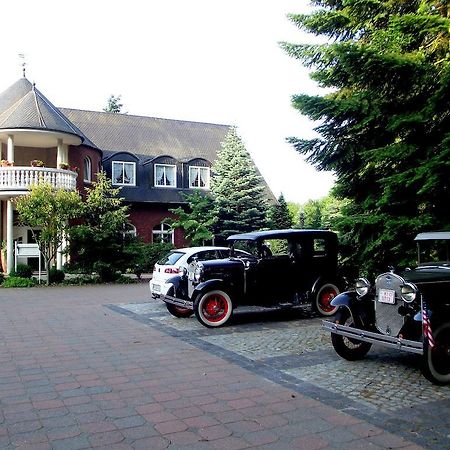 Hotel Und Restaurant Waldschloesschen Crivitz エクステリア 写真