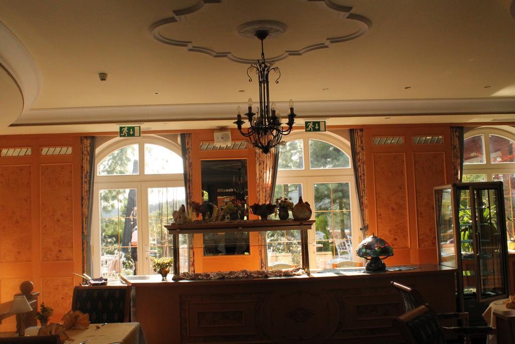 Hotel Und Restaurant Waldschloesschen Crivitz エクステリア 写真