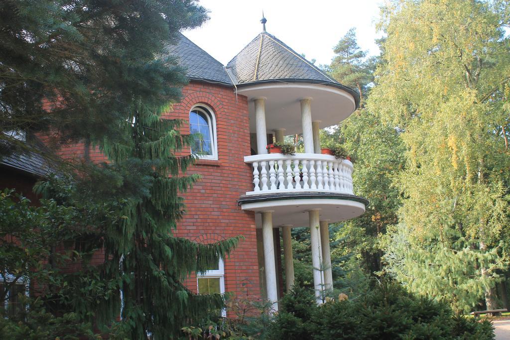 Hotel Und Restaurant Waldschloesschen Crivitz エクステリア 写真