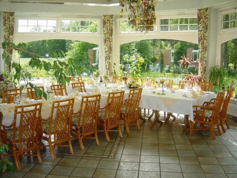 Hotel Und Restaurant Waldschloesschen Crivitz レストラン 写真