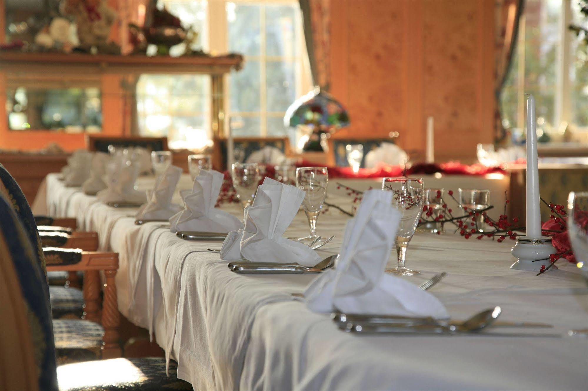 Hotel Und Restaurant Waldschloesschen Crivitz エクステリア 写真