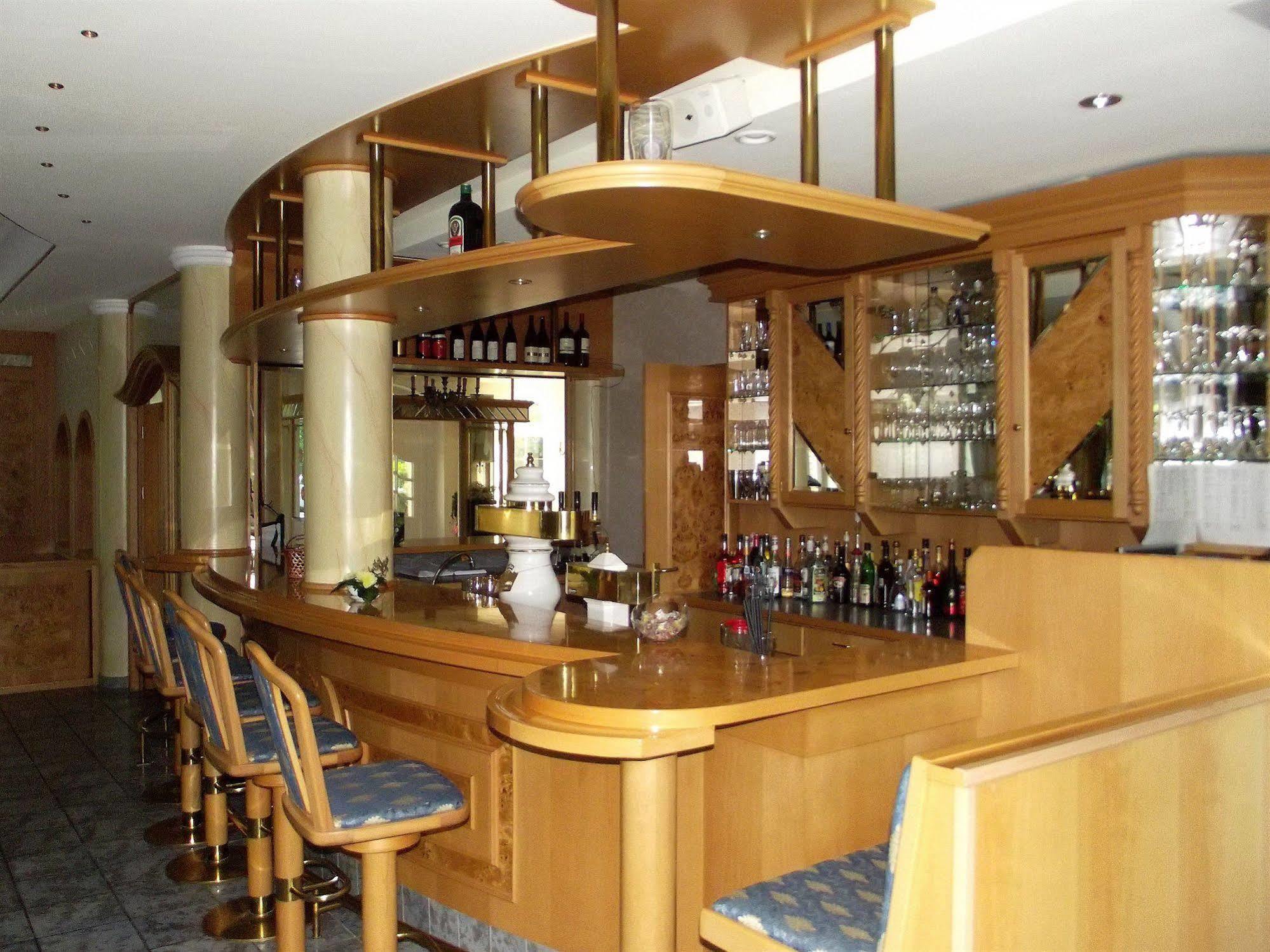 Hotel Und Restaurant Waldschloesschen Crivitz エクステリア 写真